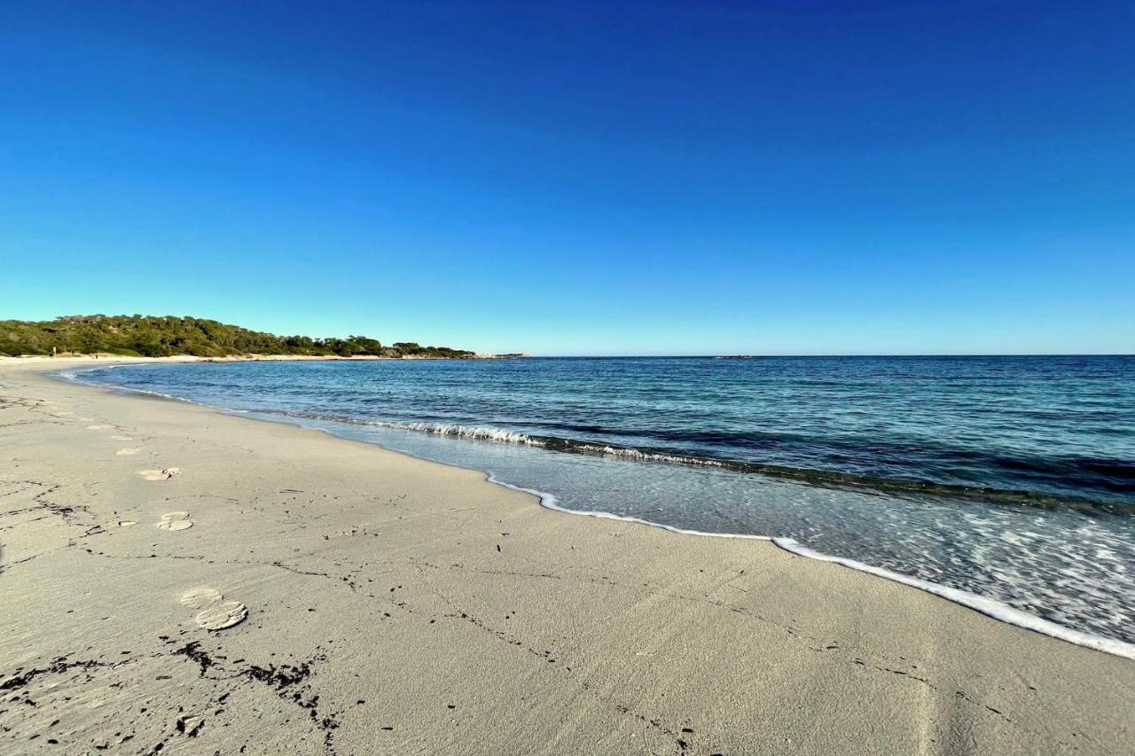 דירות San Teodoro Punta Est Delizioso Monolocale Vista Mare מראה חיצוני תמונה