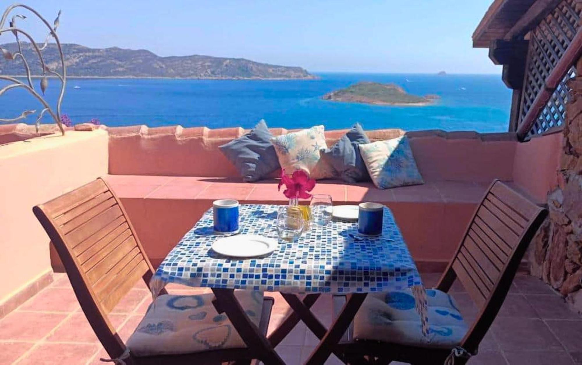 דירות San Teodoro Punta Est Delizioso Monolocale Vista Mare מראה חיצוני תמונה
